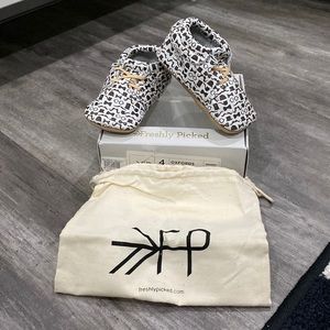 NEW Freshly Picked Soft Sole Oxfords Leather Crib Shoes